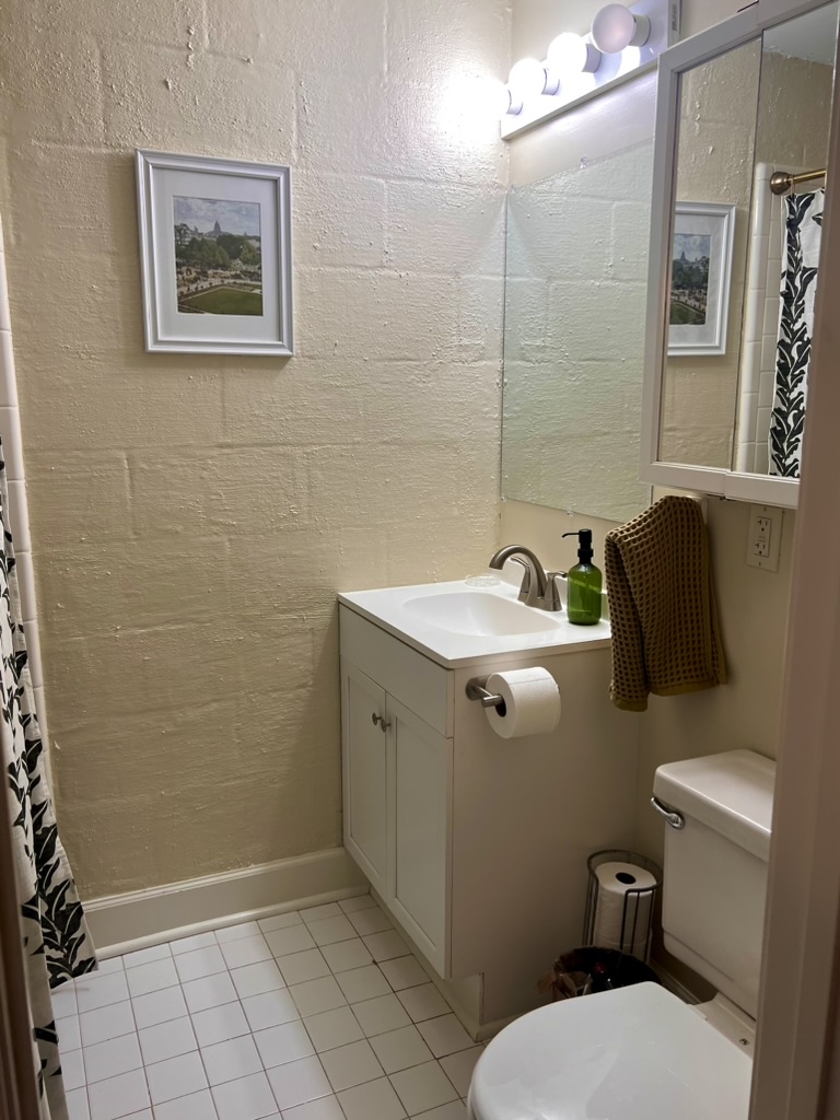 Bedroom 3 ensuite bathroom